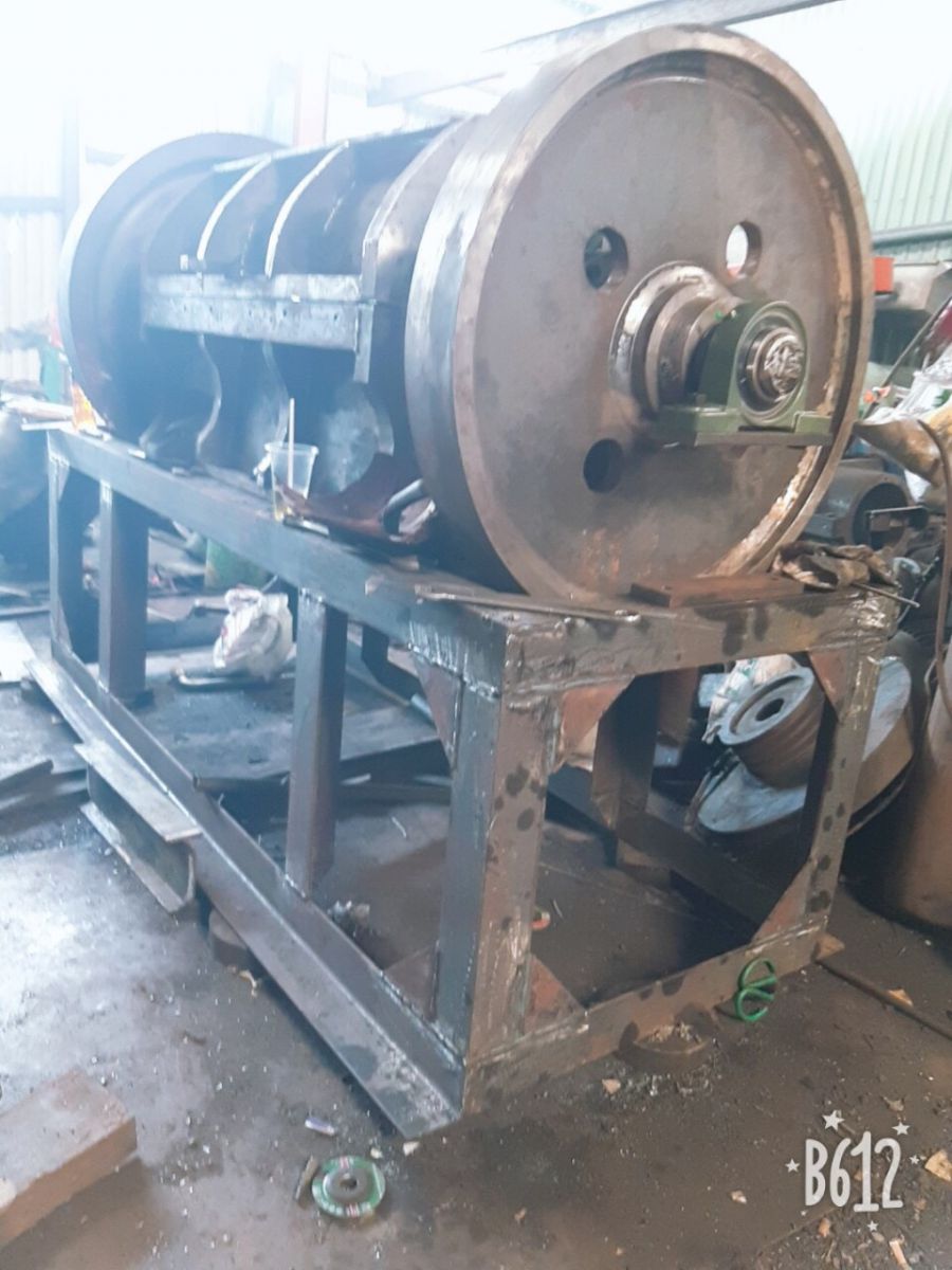 Máy Bầm Phế Liệu