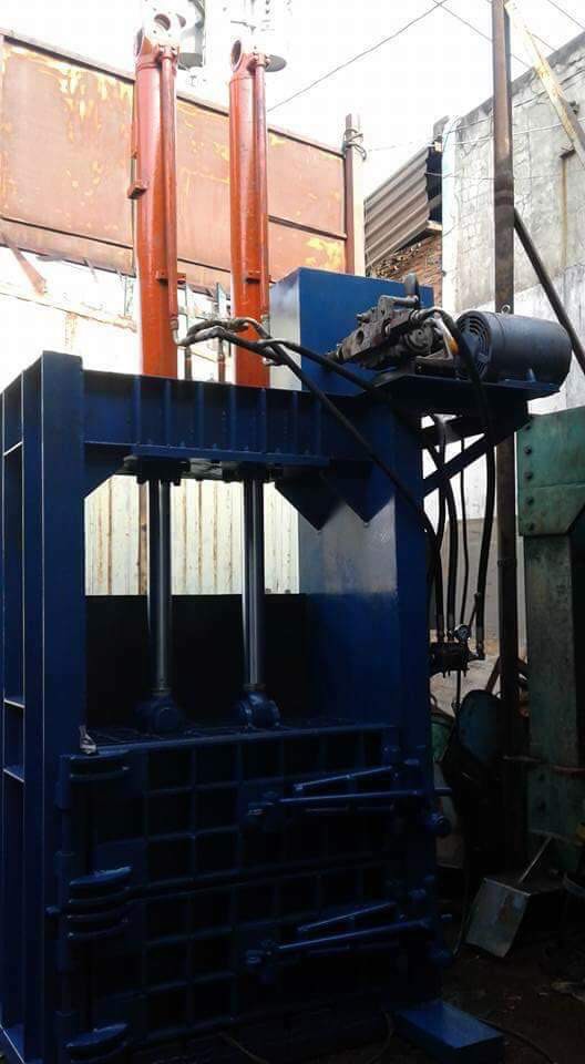 Máy ép kiện 2 ty ép ben thủy lực 