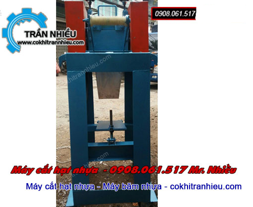 Máy cắt hạt nhựa
